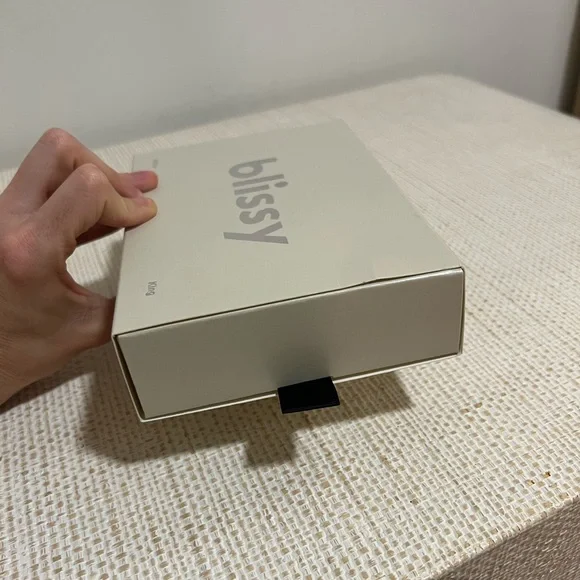 Blissy White King Pillowcase 22-Momme 100% Pure Mulberry Silk NWT BRAND NEW - Picture 6 of 10